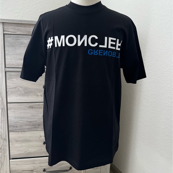 Moncler tshirt - Picture 1 of 11
